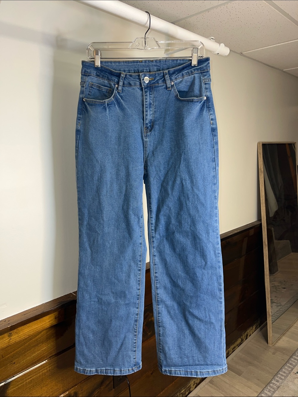 Amazon Classic High-Rise Straight Leg Blue Women's Stretchy Jeans- L‎